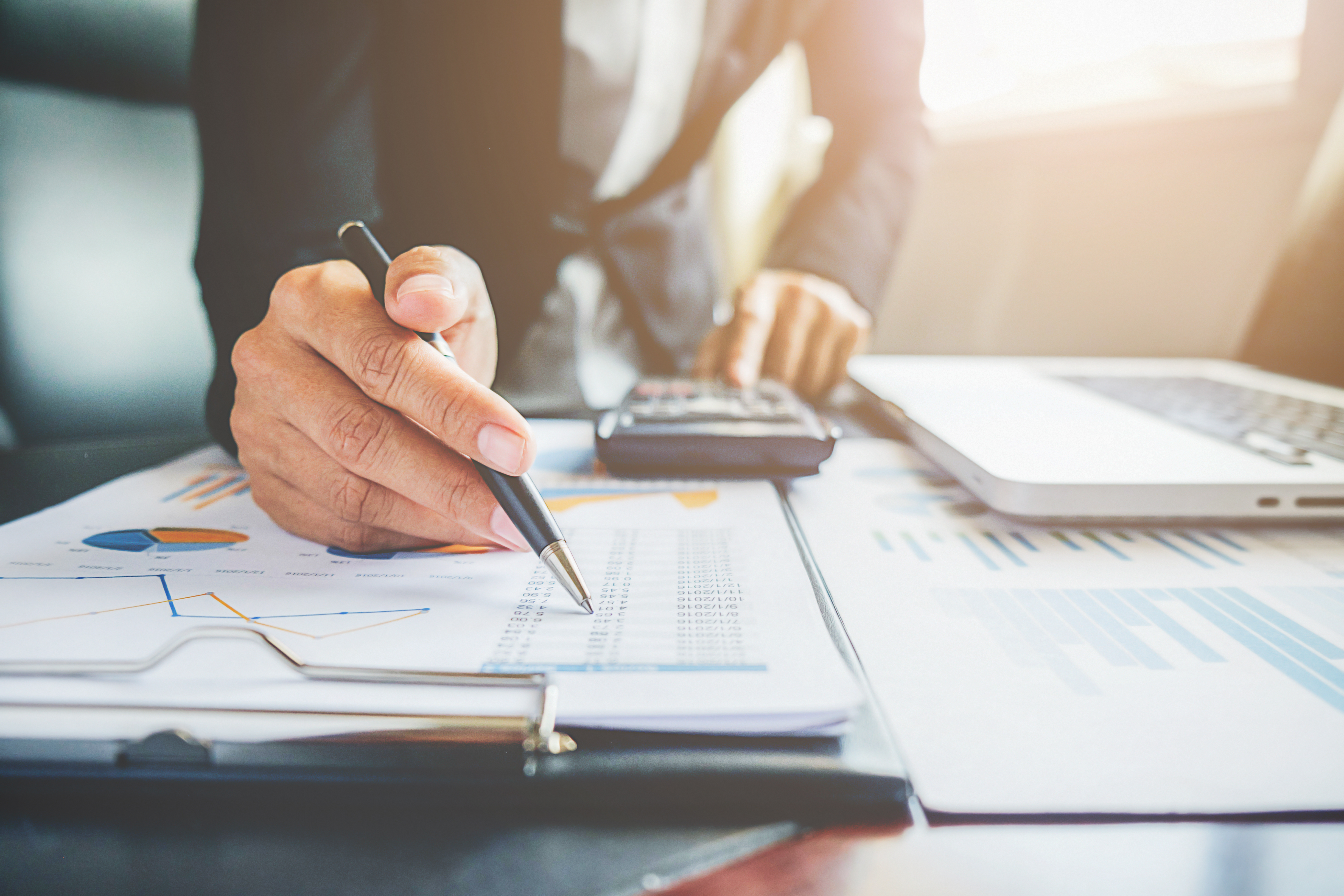 Biuro rachunkowe Wrocław - Spec Tax Group - cooperation analyst chart professional paper economics analiza danych statystycznych